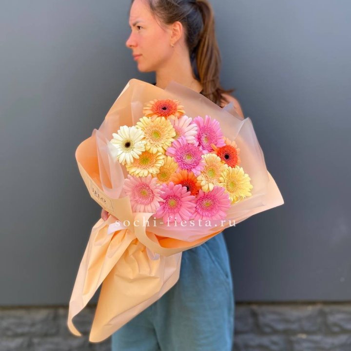 Букет разноцветных гербер в Тюмени