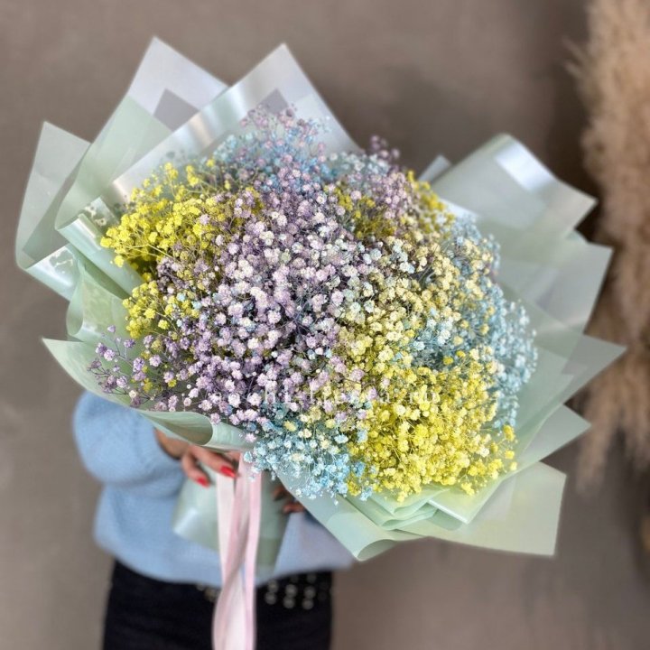 Букет радужных гипсофил в Тюмени