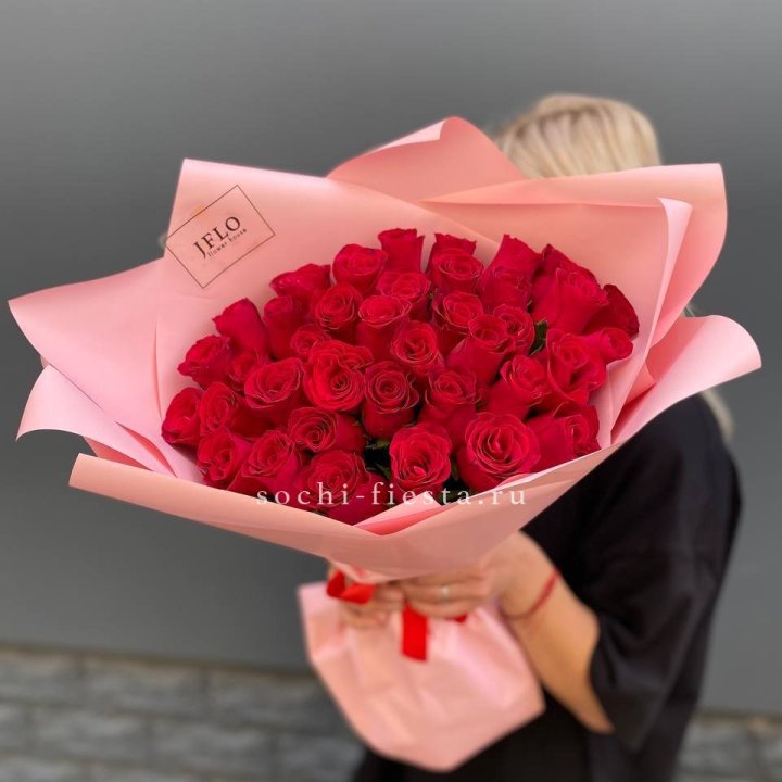 35 красных роз в Тюмени