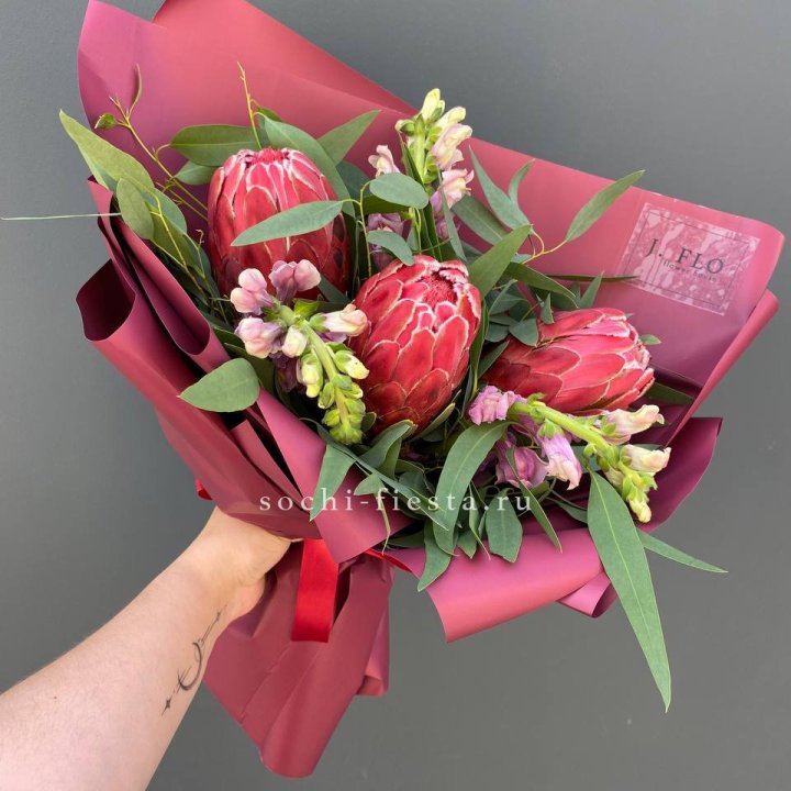 Букет из протеи "Квин" в Тюмени