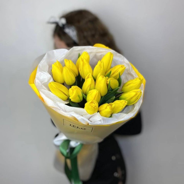  19 жёлтых тюльпанов в Тюмени
