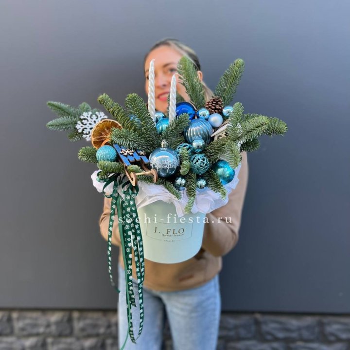 Композиция "Мери крисмас блю" в Тюмени
