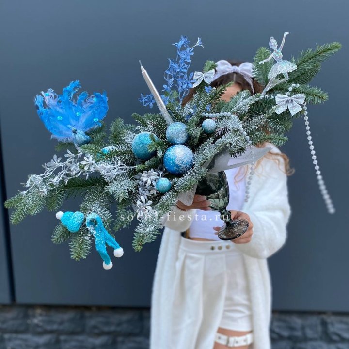 Композиция в бокале голубая в Тюмени