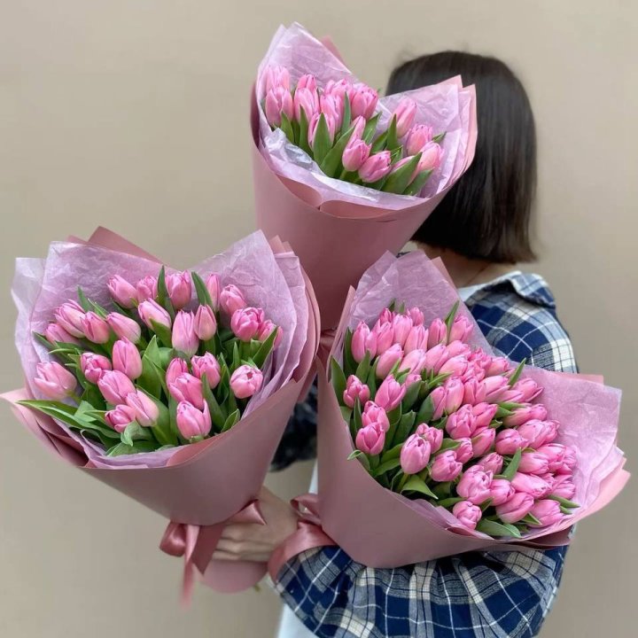 Букет розовых тюльпанов в Тюмени