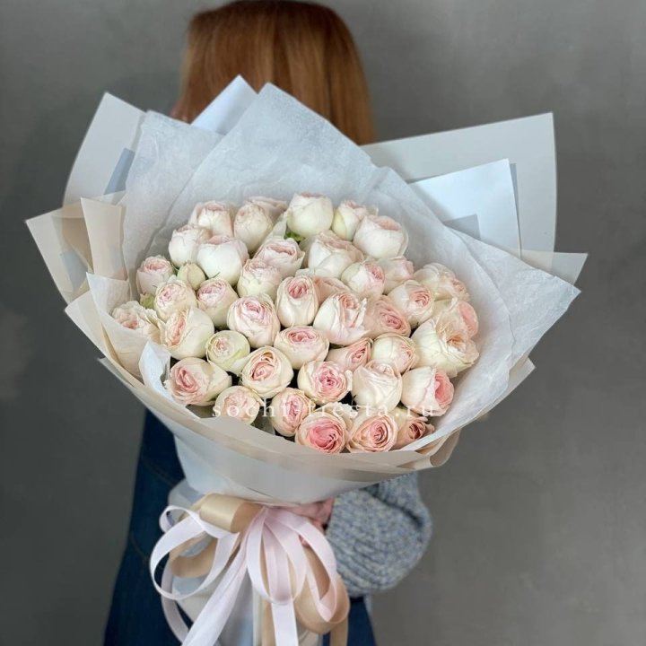 Букет пионовидных роз Пур лав в Тюмени