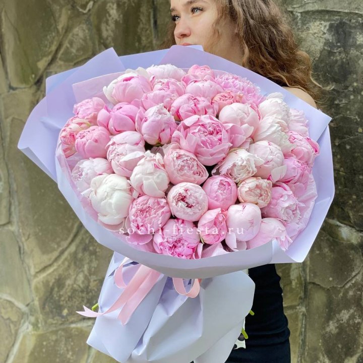 39 нежных пионов в Тюмени