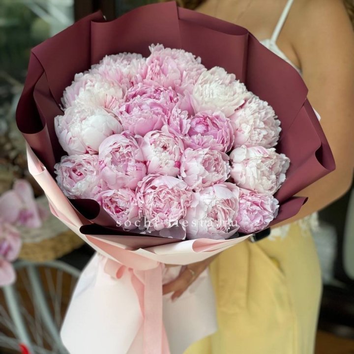 Букет 17 зефирных пионов в Тюмени
