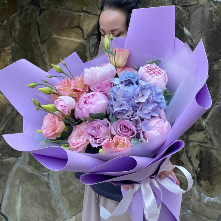 Букет с пионами "Блю логан" в Тюмени