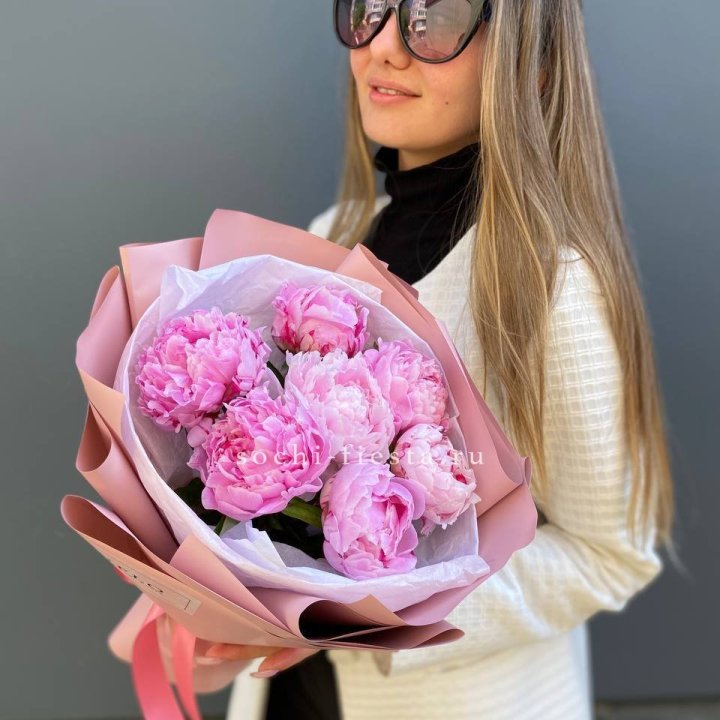 7 пионов в оформлении в Тюмени