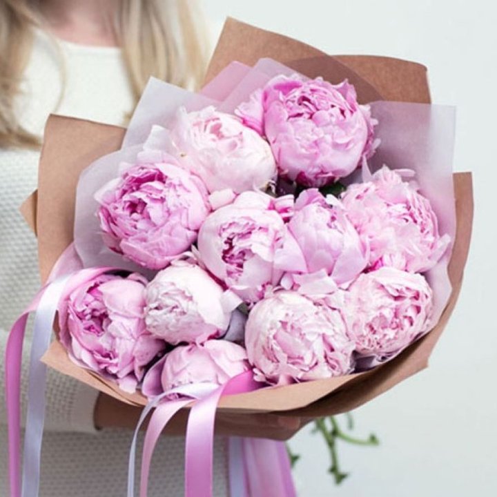 11 нежных пионов в Тюмени
