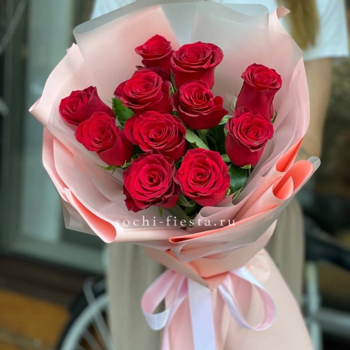 Букет красных роз "Мадам ред" в Тюмени
