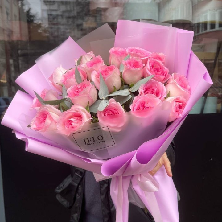  19 розовых роз в Тюмени