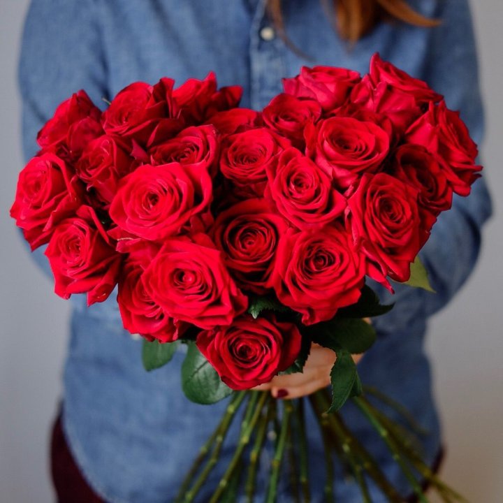 25 красных роз в Тюмени
