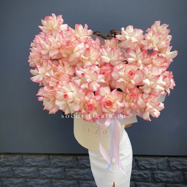 31 французская роза Джумилия в боксе в Тюмени