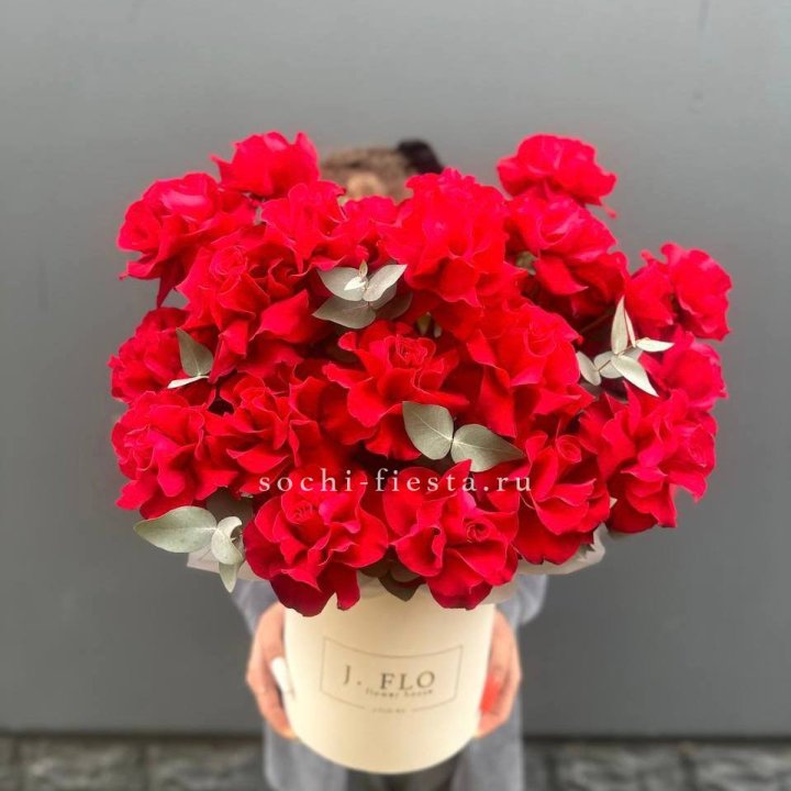 35 Французских роз в боксе в Тюмени