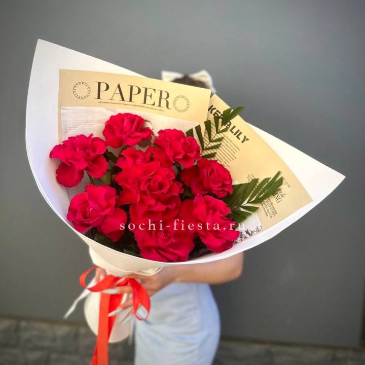 9 Красных французских роз Чико в Тюмени