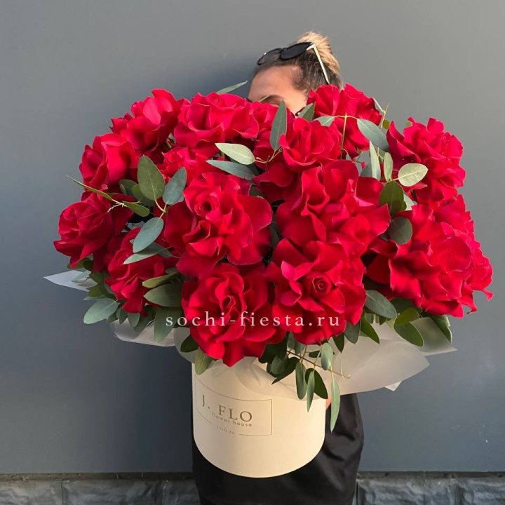 25 Французских красных роз в коробке в Тюмени