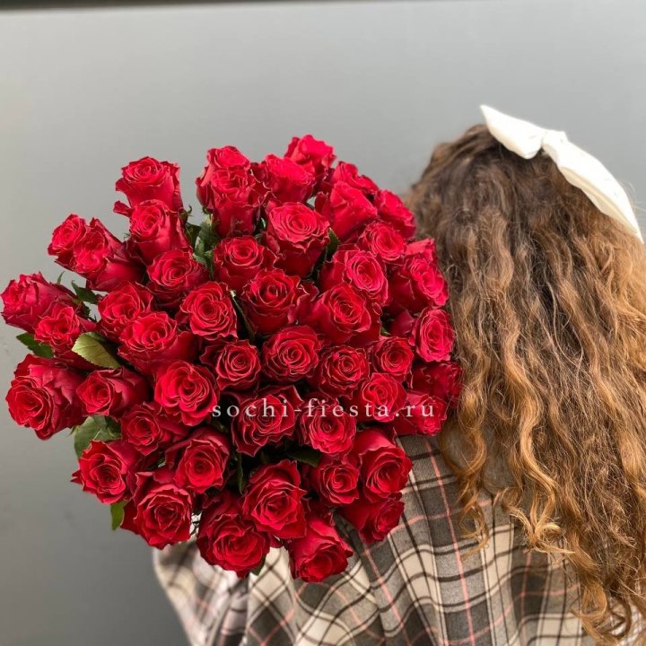 51 красная роза в Тюмени