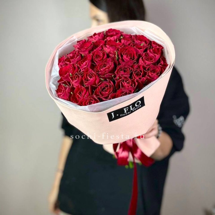 35 кенийских роз в Тюмени