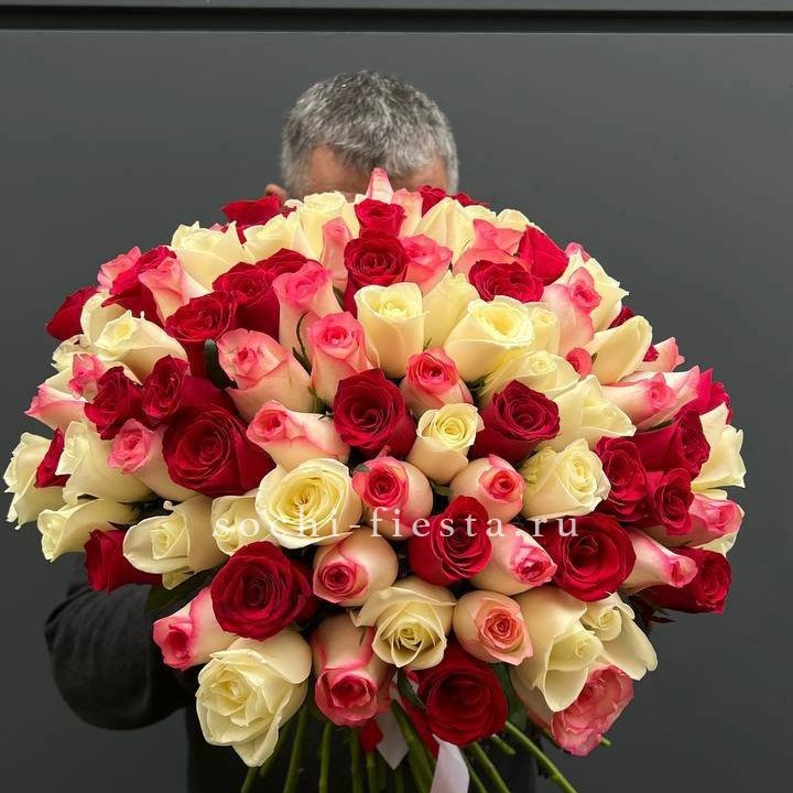 101 разноцветная роза "Джули" в Тюмени