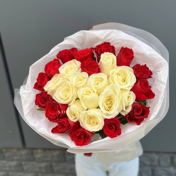 27 роз микс в Тюмени