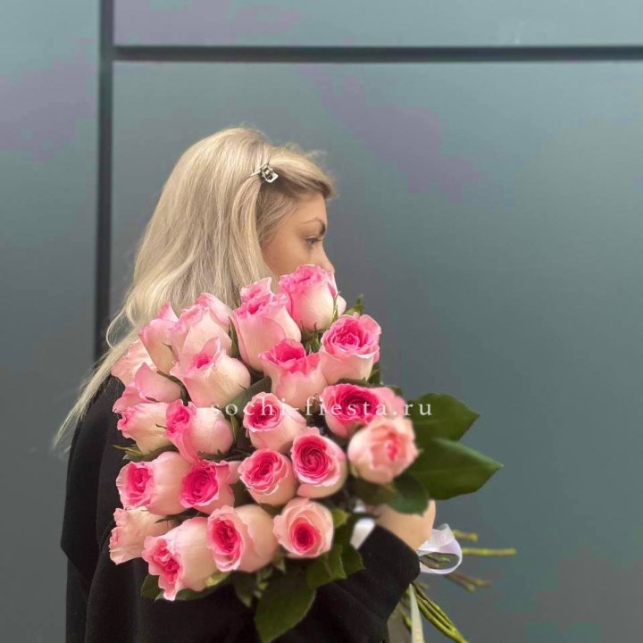  25 розовых роз в Тюмени