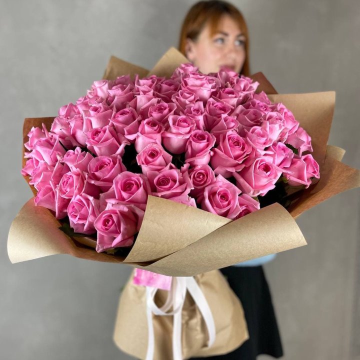 101 розовая роза в Тюмени