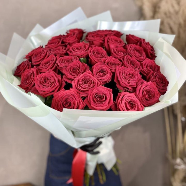 37 красных роз в Тюмени