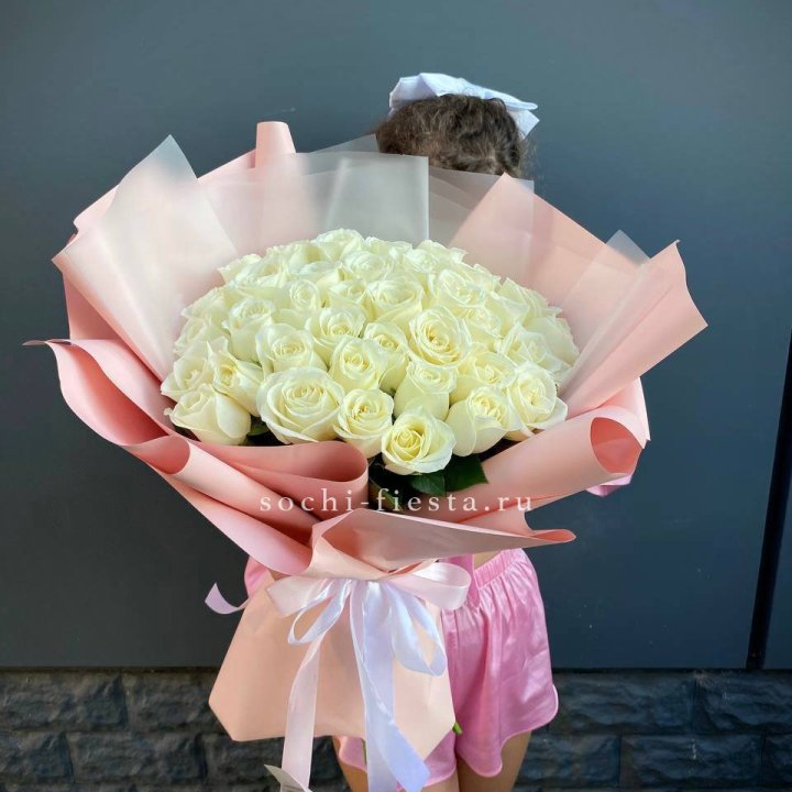 35 белых роз в Тюмени