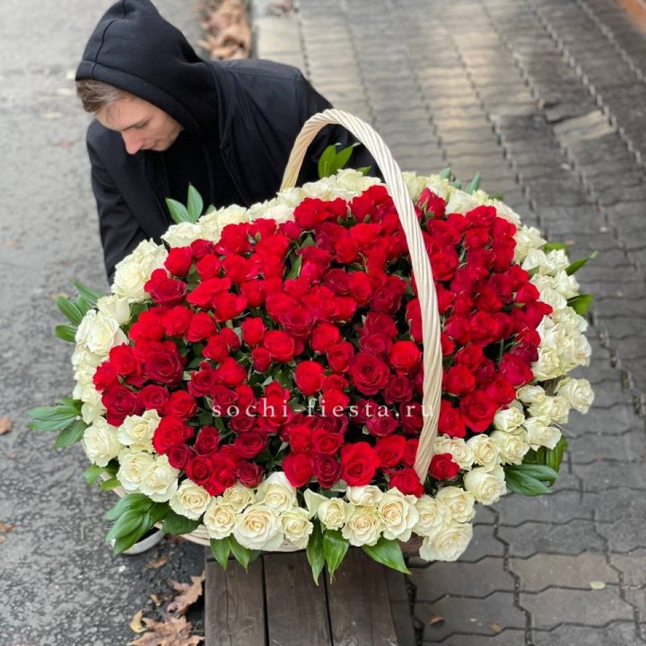 201  роза в корзине   в Тюмени