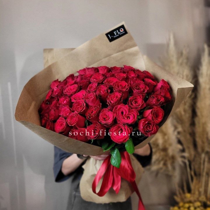 63 красных роз вайт в Тюмени