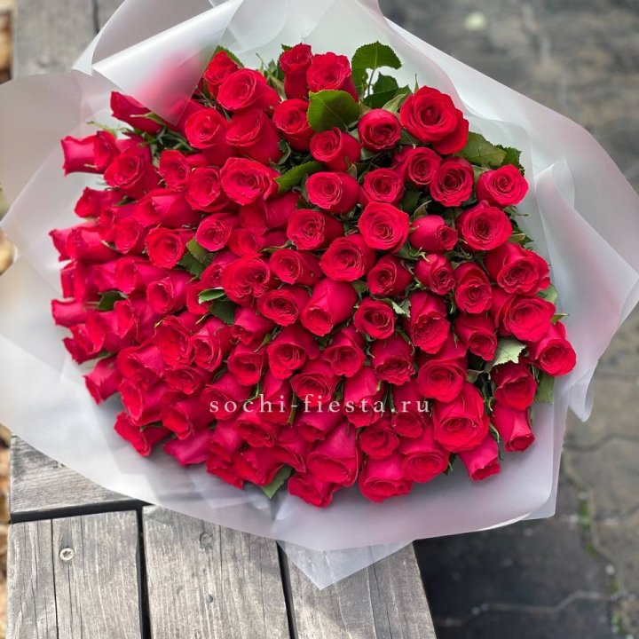 101 красная роза Лолита в Тюмени