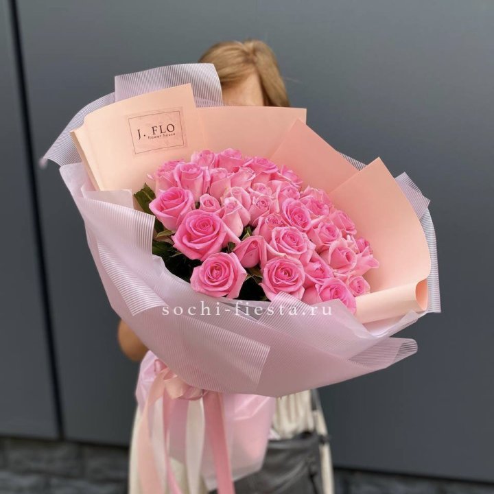 33 Розовые розы в Тюмени