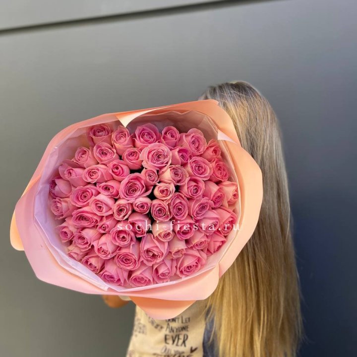 55 розовых роз в Тюмени