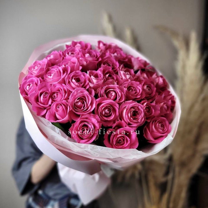 35 розовых роз  в Тюмени
