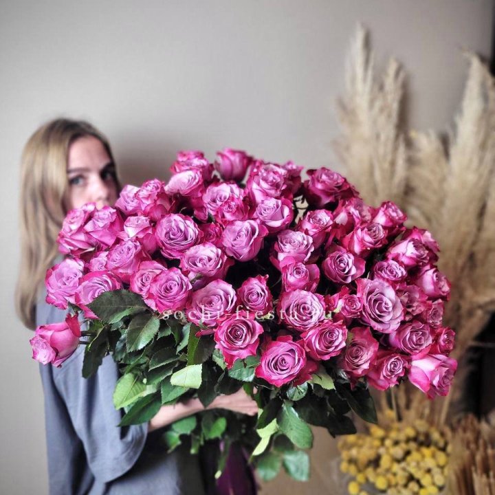 Охапка высоких роз Деп перпел в Тюмени