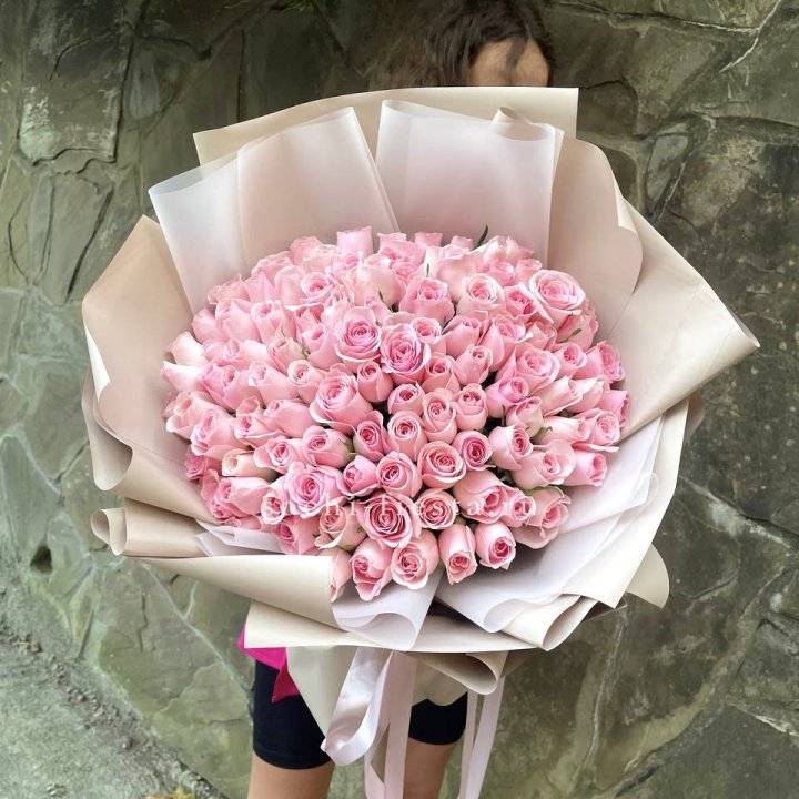 101 нежно-розовая роза Каролина  в Тюмени