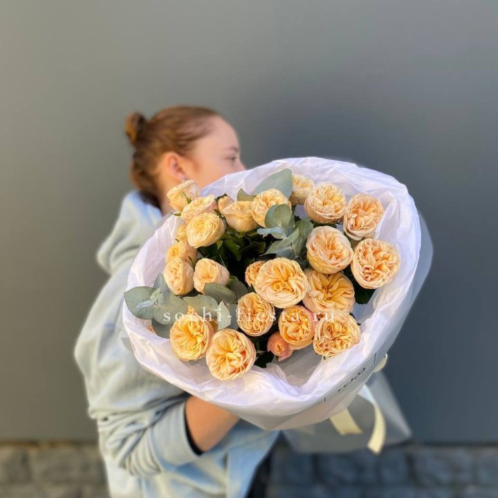 7 пионовидных роз в Тюмени