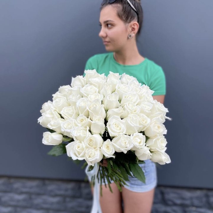 51 белая роза в Тюмени