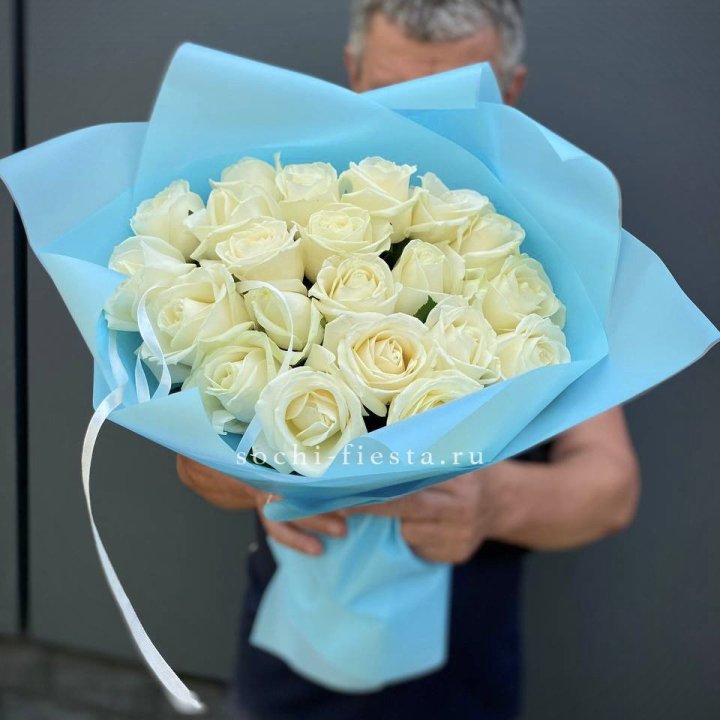 21 белая роза в Тюмени