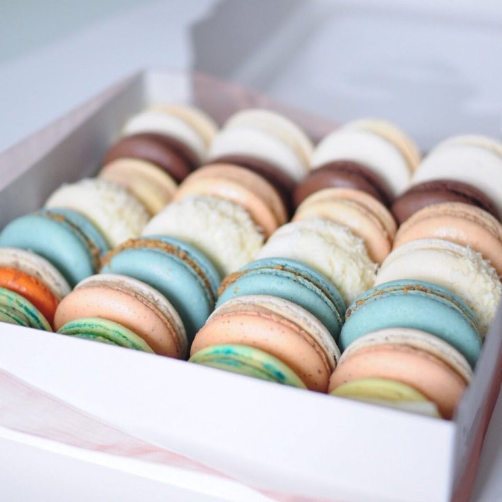 Коробка макаронс 25 шт. в Тюмени
