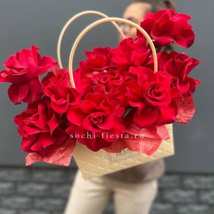 Французские розы в сумочке в Тюмени