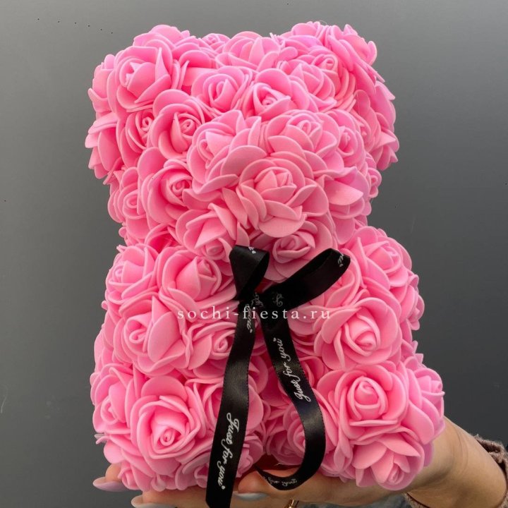 Игрушка медведь из розовых роз в Тюмени