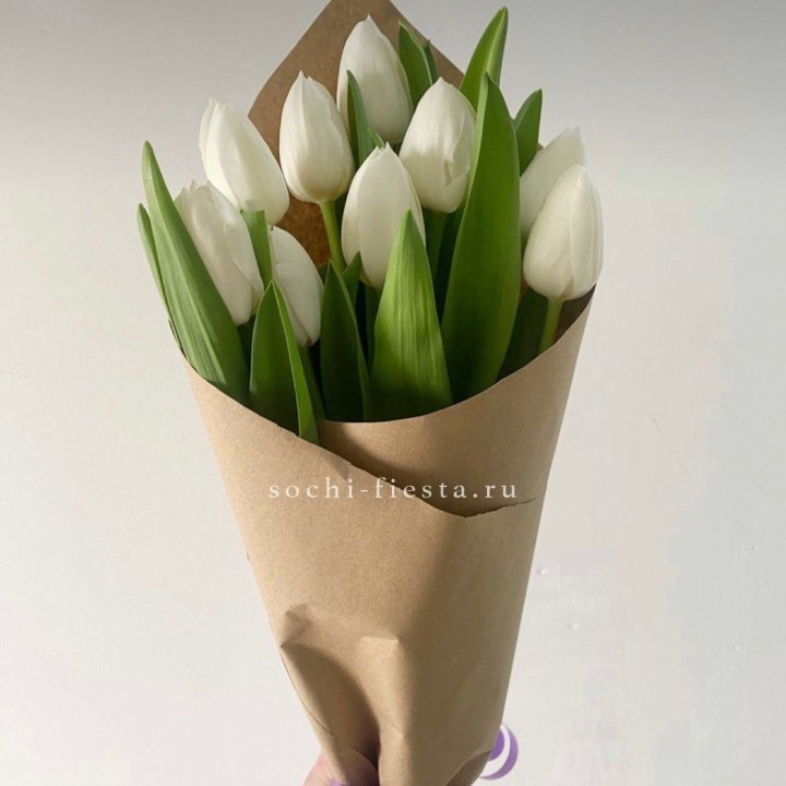Букет белых тюльпанов в Тюмени