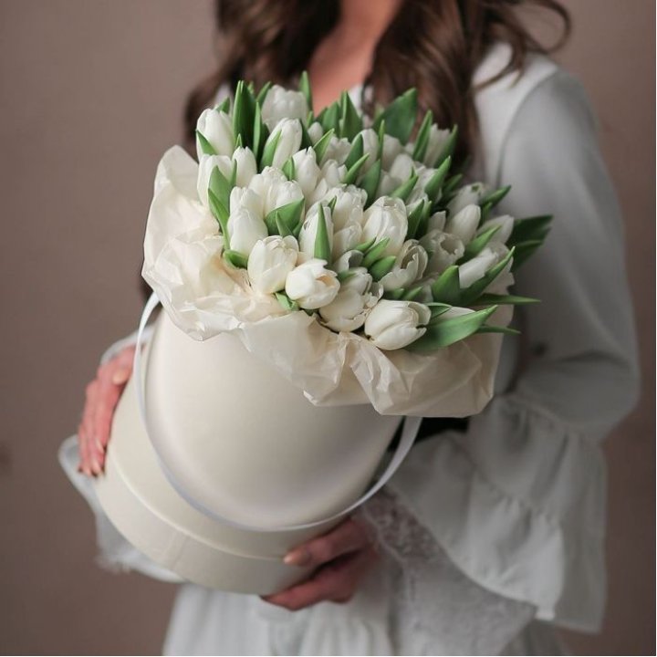 Тюльпаны в цилиндре  в Тюмени