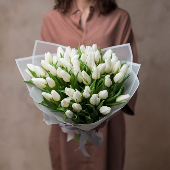 51 белый тюльпан в Тюмени