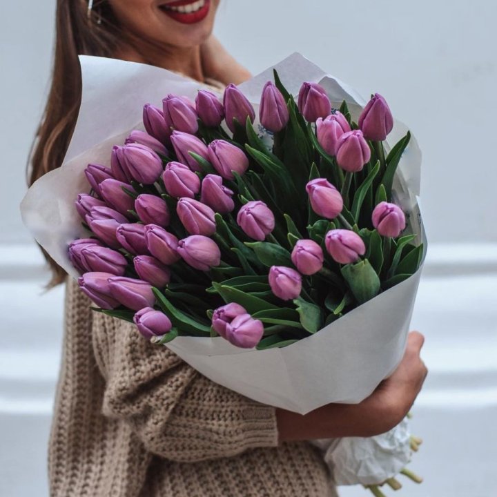39 сиреневых тюльпанов в Тюмени