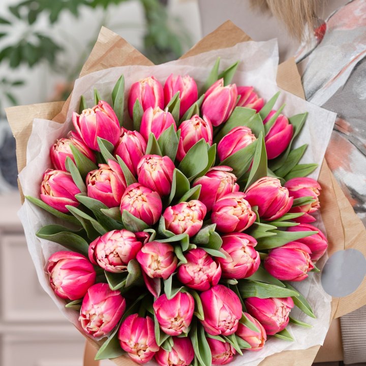 Букет пионовидных тюльпанов в Тюмени